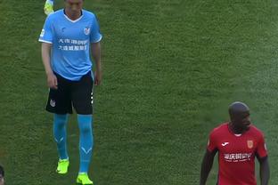 穆勒喊话拜仁球迷：都穿红色的服装来球场，周二安联将是红色的！